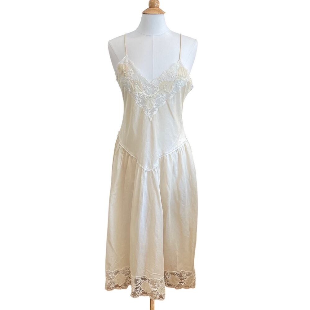 Vintage Victoria's Secret Gold Crown Label Cream, Lace, Embroidered Nightgown, L